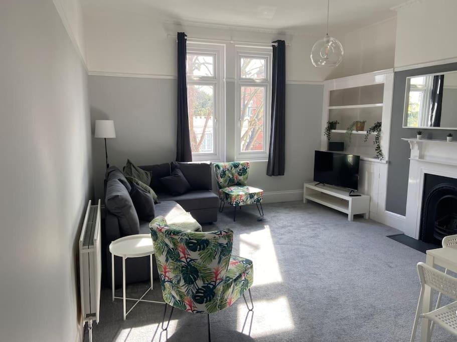 Large Boutique Self Catering Southsea Holiday Flat Πόρτσμουθ Εξωτερικό φωτογραφία
